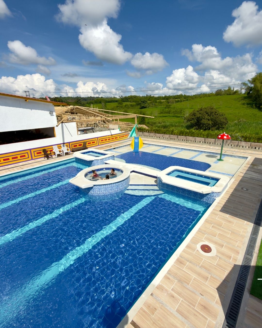 Piscina hotel quindio paraiso